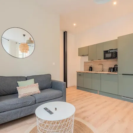 Apartment One Bedroom With Parking, Center