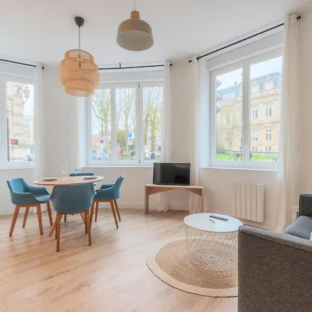 One Bedroom With Parking, Center *