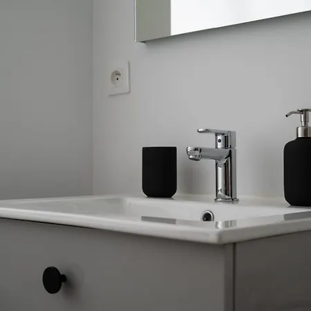 One Bedroom With Parking, Center טורקואן